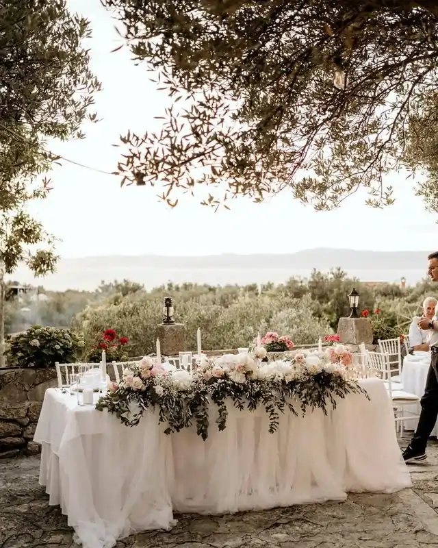 Monio-Weddings-Konoba-Story-alternative