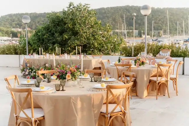 Monio-Weddings-Restaurant-Stadium-alternative