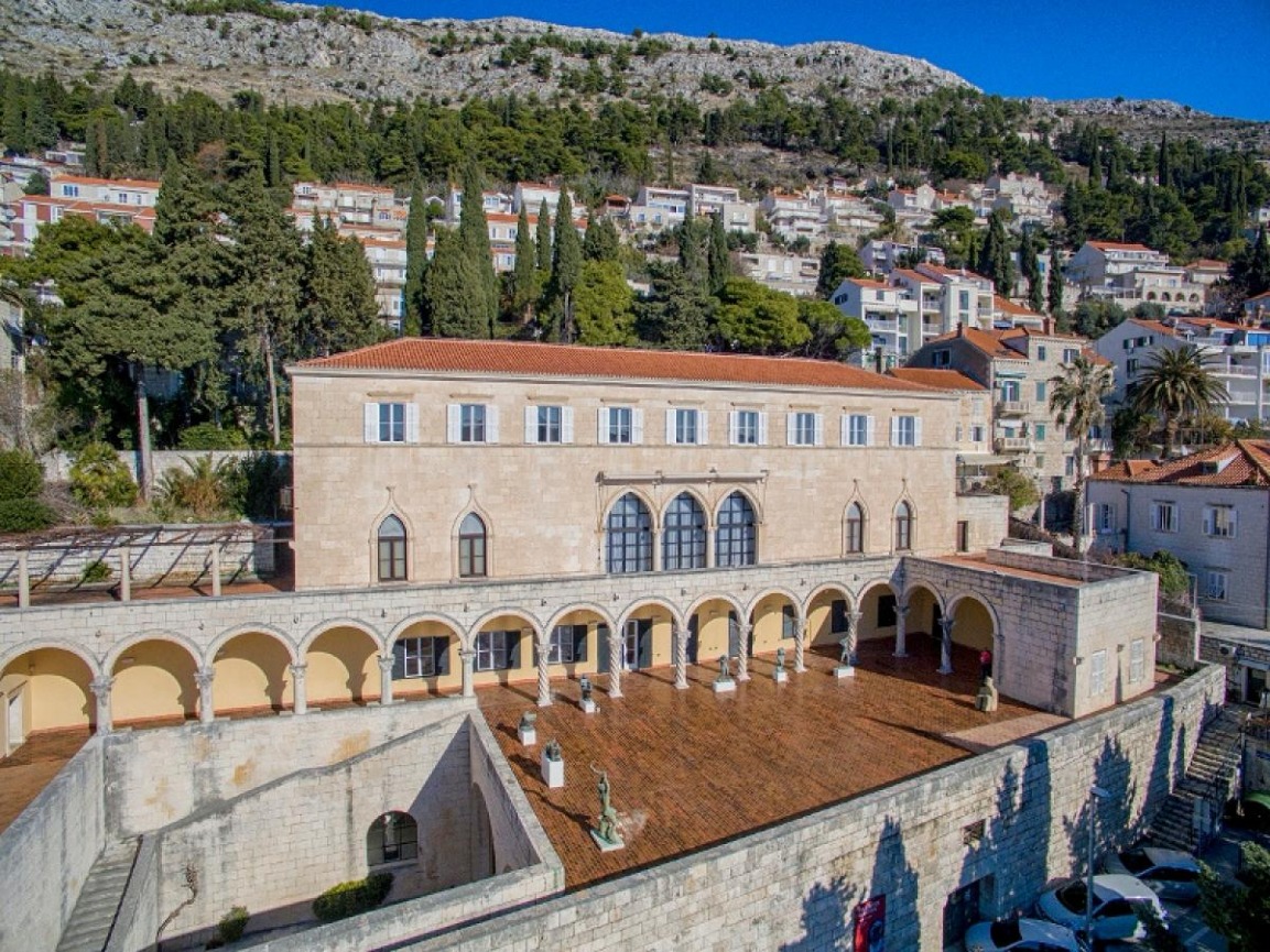 WhatsApp Image 2025-08-09 at 23.00.29